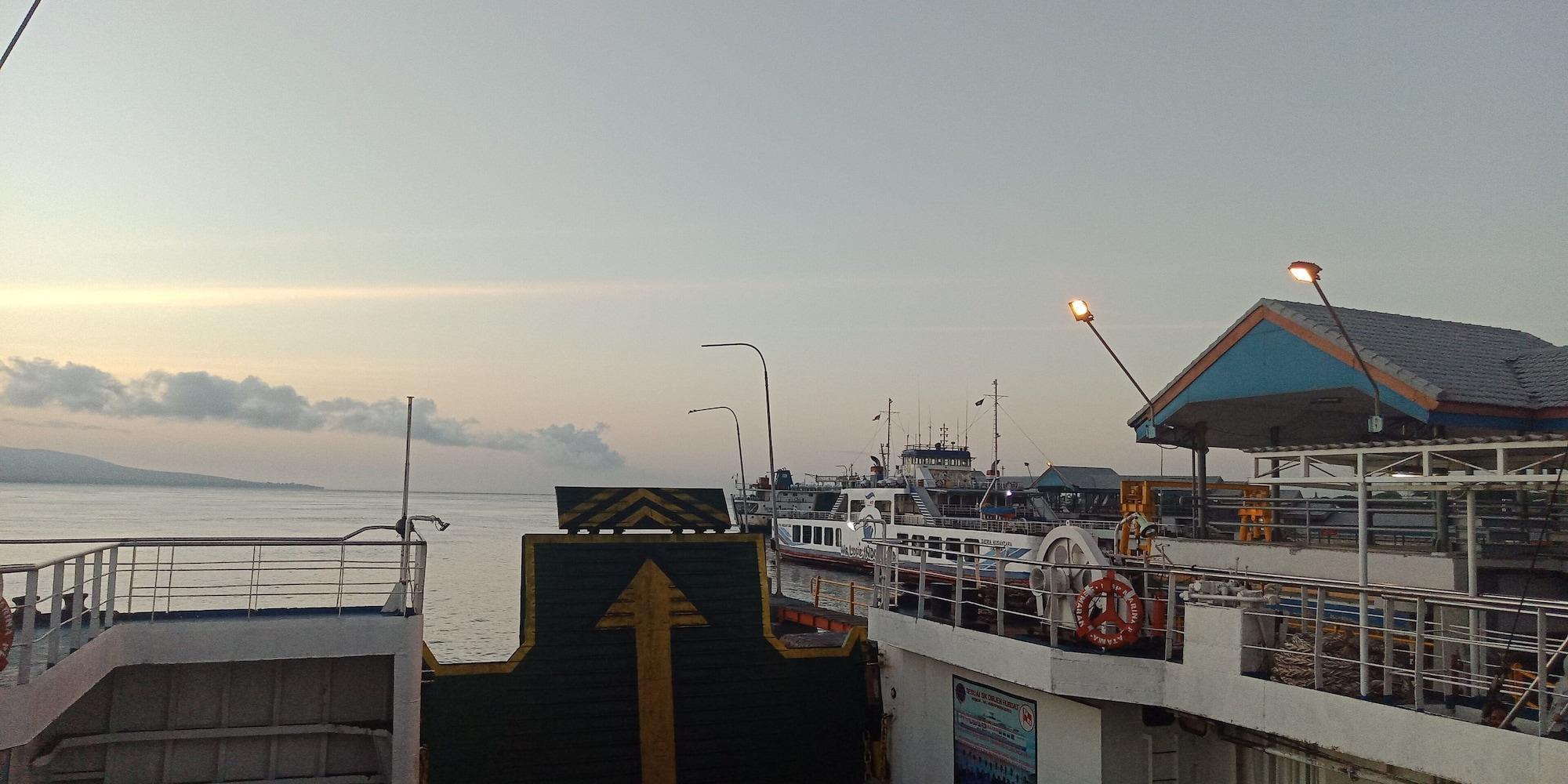Gandrung City Hostel Banyuwangi  Dış mekan fotoğraf